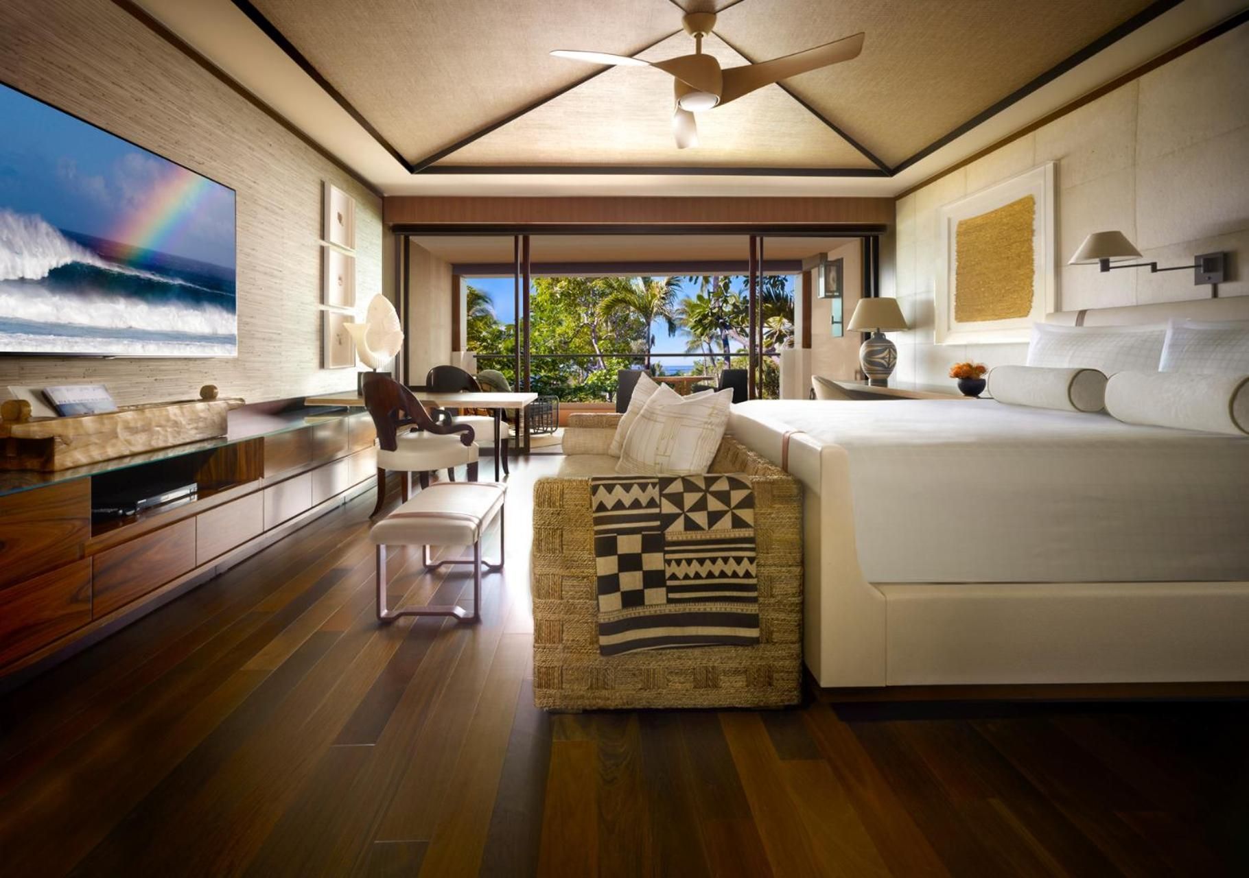 Garden View Room with King Bed - Accessible