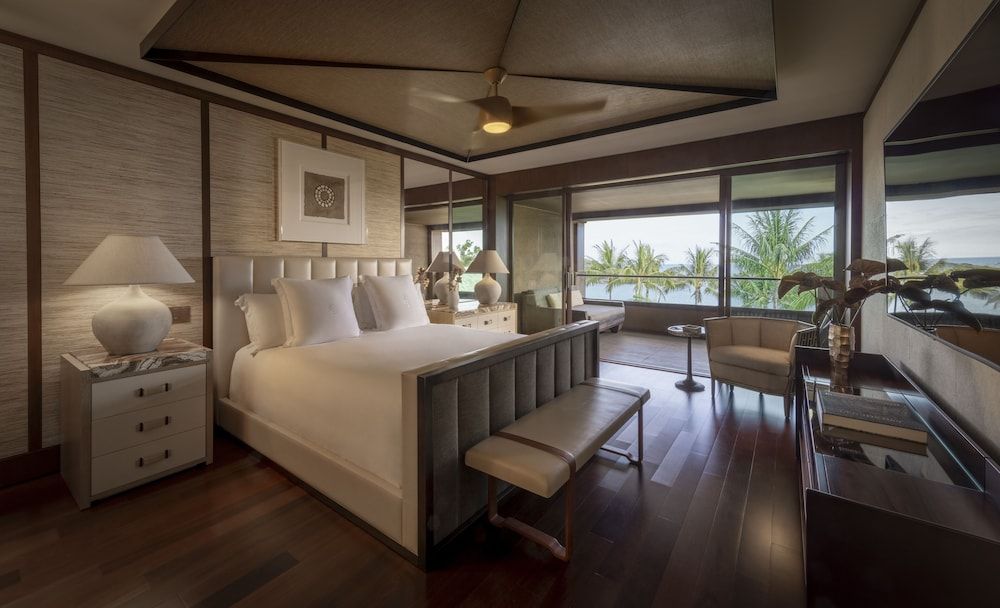 Deluxe Penthouse, 1 King Bed, Oceanfront (Suite)