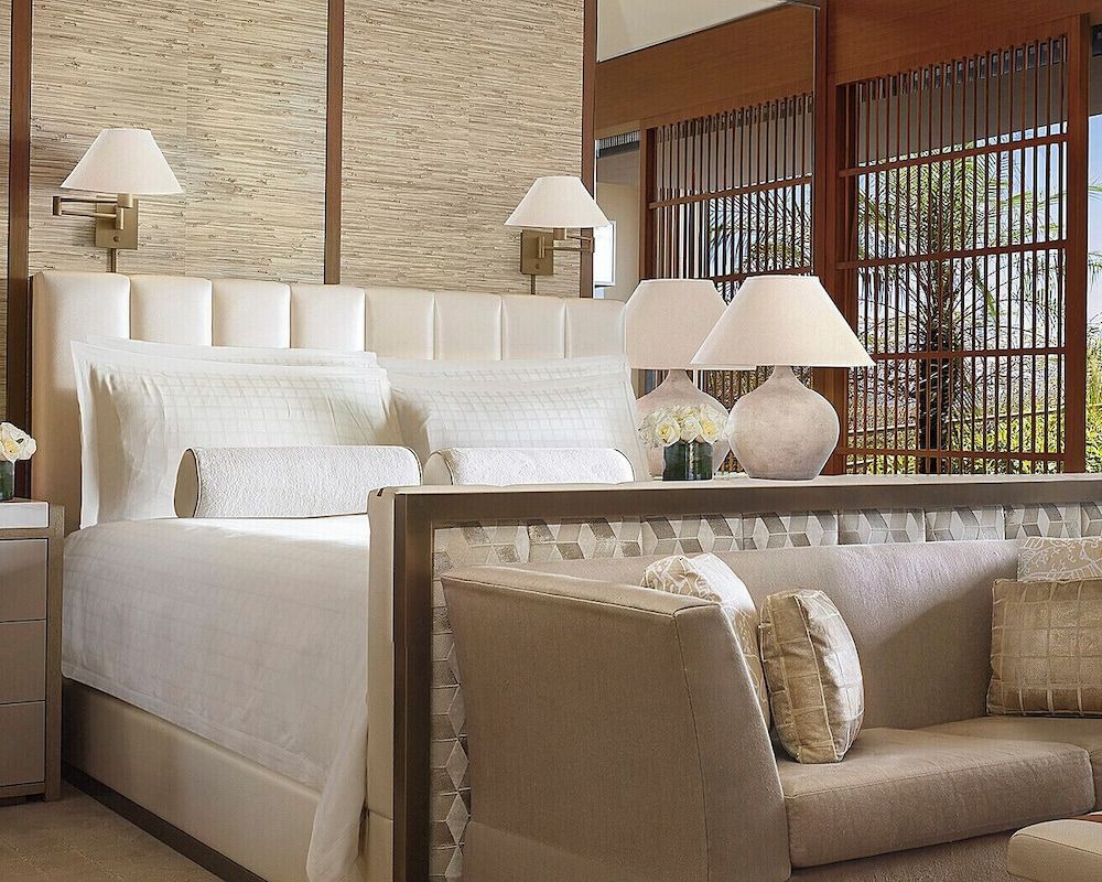 Suite (Makai)