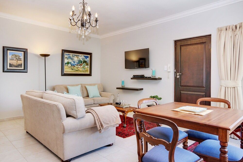 Bluegum Hill Guesthouse & Apartments Classic Apartment, 2 Bedrooms, Kitchen, Ocean View 5