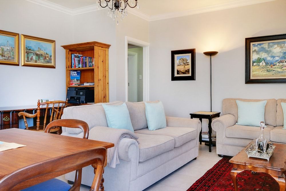Bluegum Hill Guesthouse & Apartments Classic Apartment, 2 Bedrooms, Kitchen, Ocean View 3