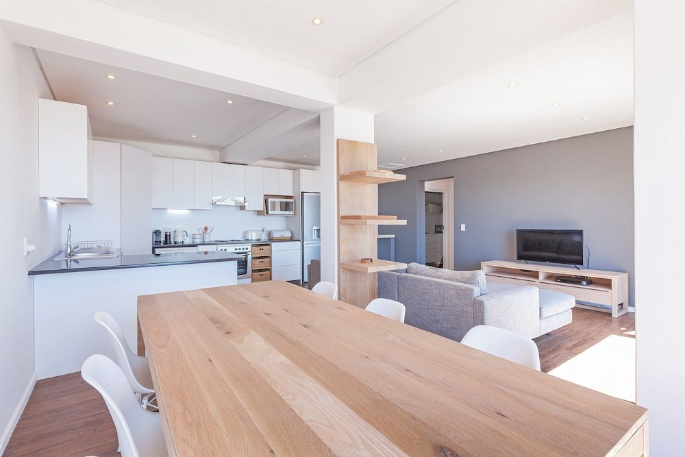 Bluegum Hill Guesthouse & Apartments Villa, 1 King Bed, Sea View, Sea Facing 3