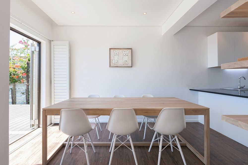 Bluegum Hill Guesthouse & Apartments Villa, 1 King Bed, Sea View, Sea Facing 2