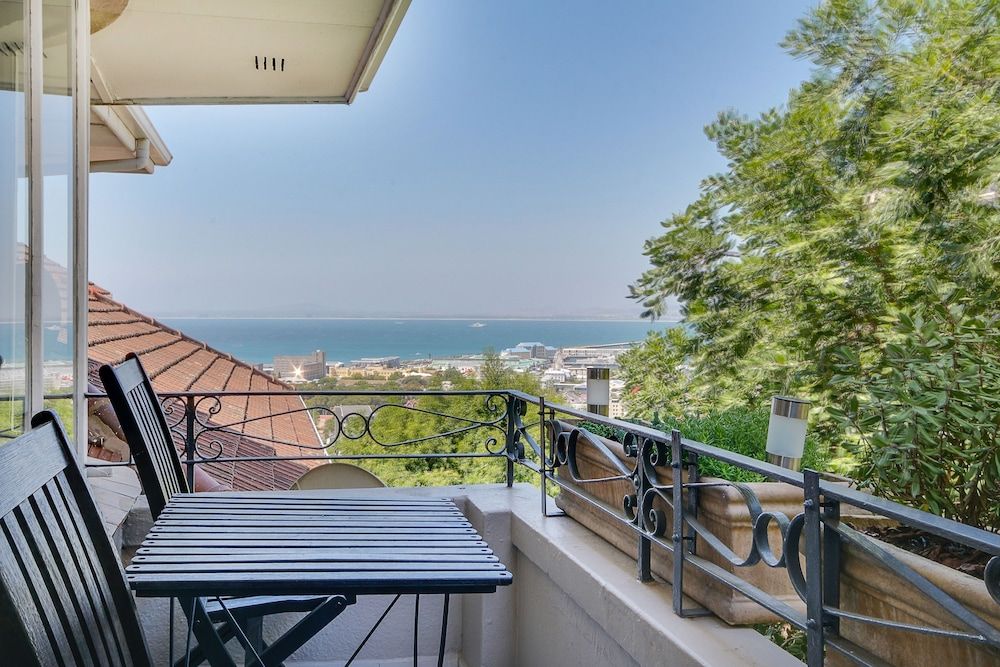 Bluegum Hill Guesthouse & Apartments Classic Apartment, 2 Bedrooms, Kitchen, Ocean View 8