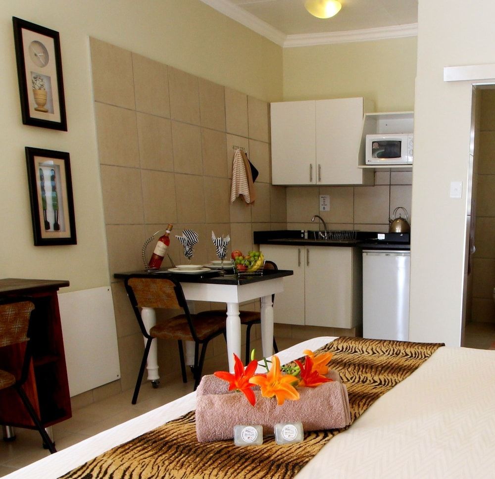 Wilger Guesthouse Unit 2 Studio with fan 3