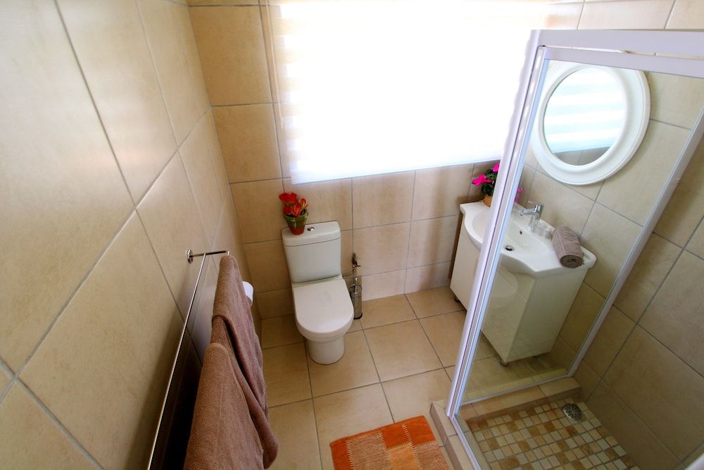 Wilger Guesthouse Unit 2 Studio with fan 5