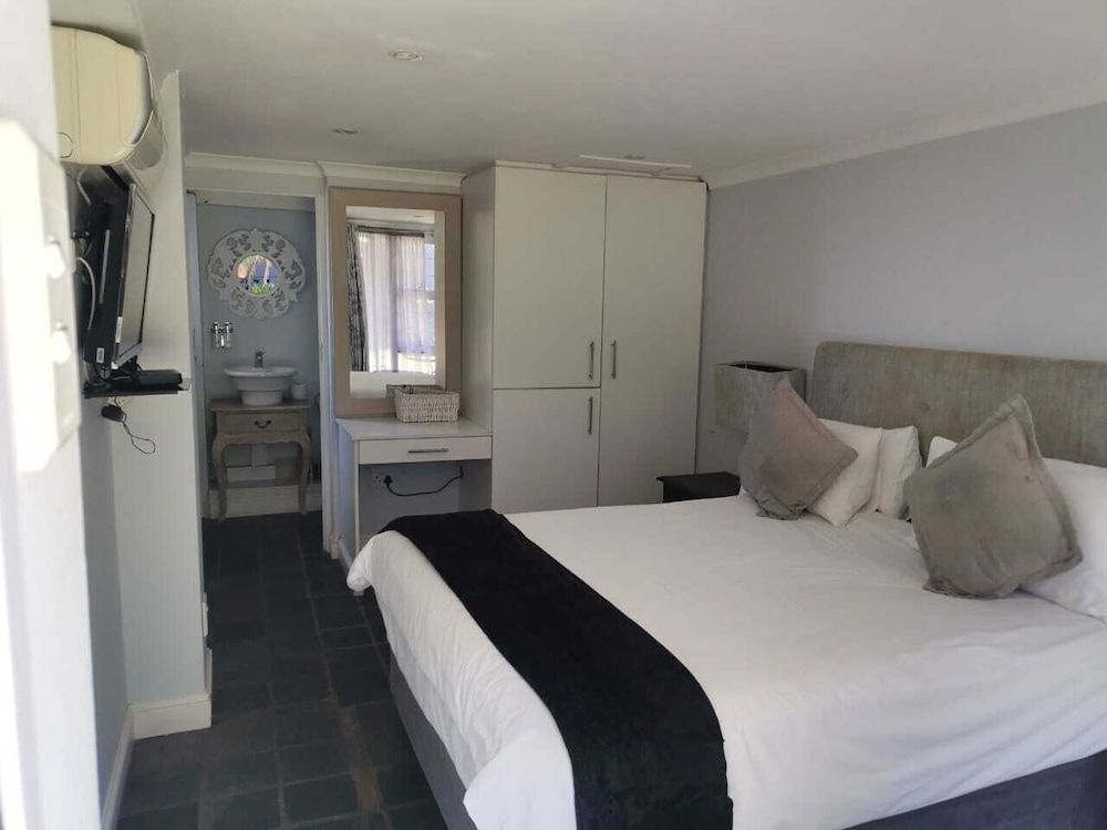 268 On Ridge Guesthouse Standard Double Room, 1 Bedroom (Double Garden Room) 3