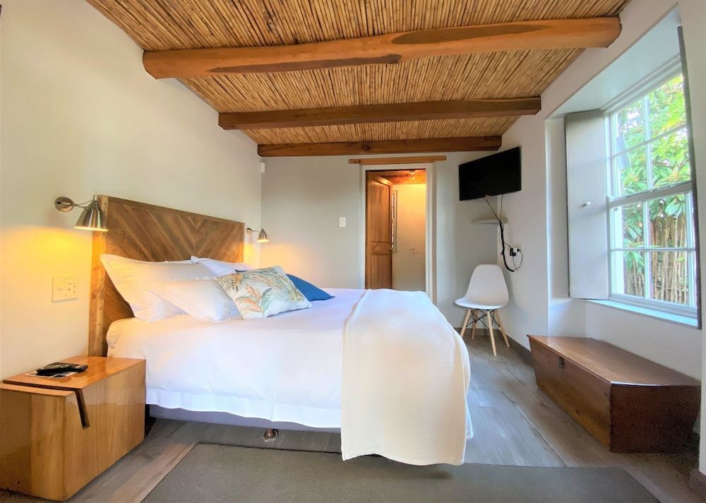 Standard Room, 1 Queen Bed (standard queen with shower )