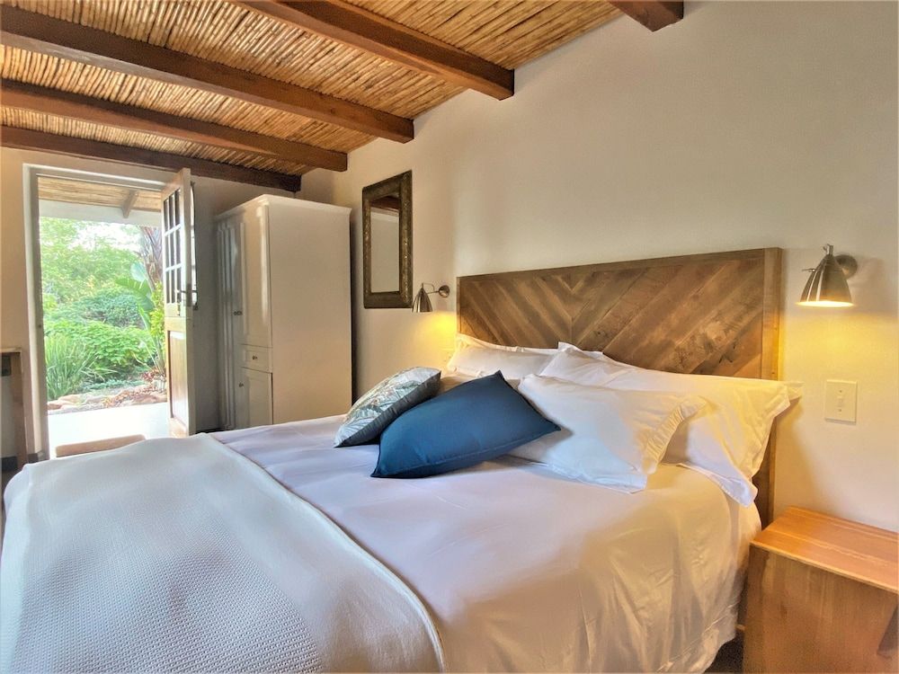 Standard Room, 1 Queen Bed (standard queen with shower )