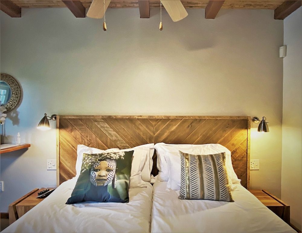 Comfort Twin Room (luxury twin (or king) with shower )