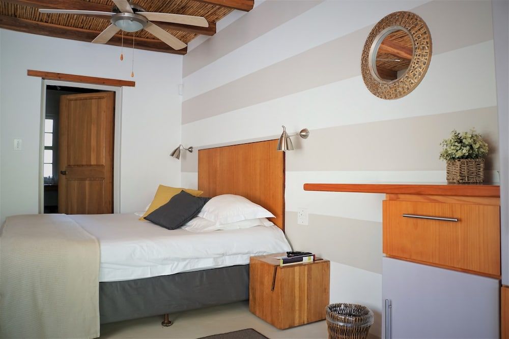 Comfort Room (luxury king with shower )