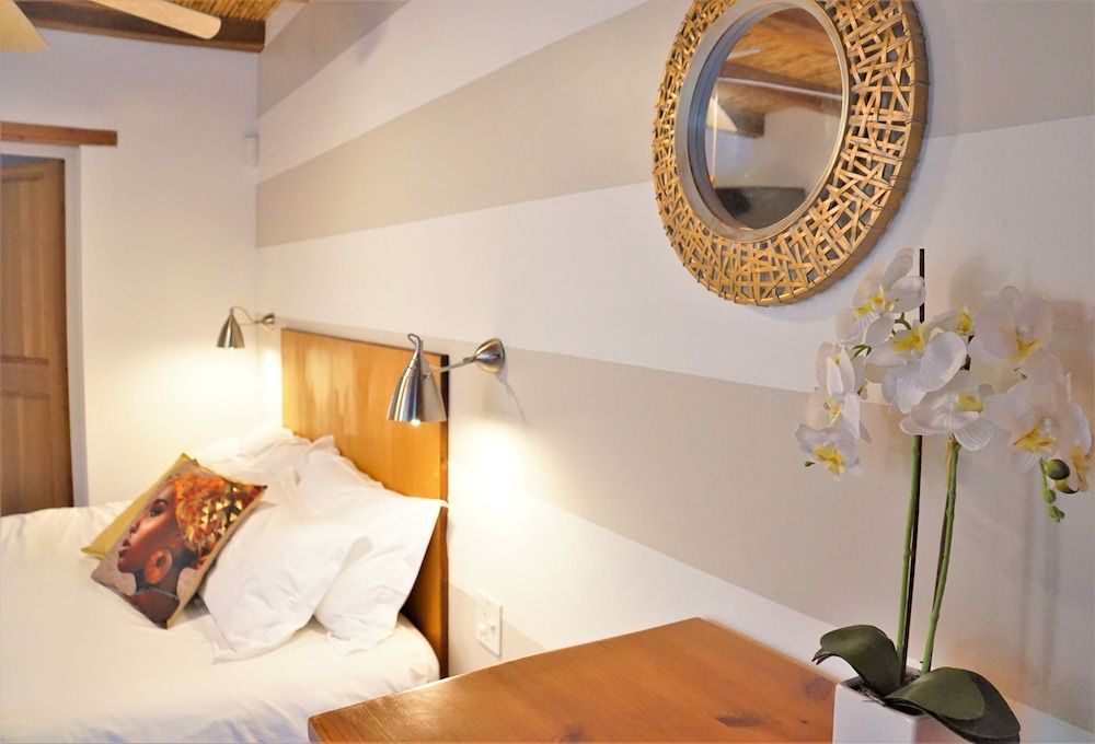 Comfort Room (luxury king with shower )