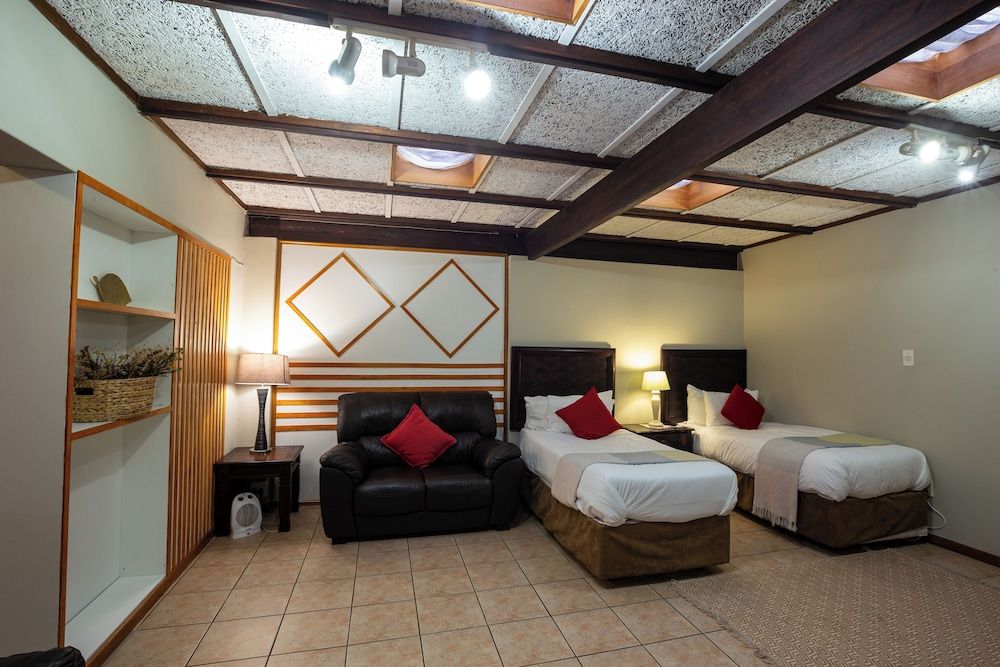 Waterfalls Boutique Hotel Family Apartment