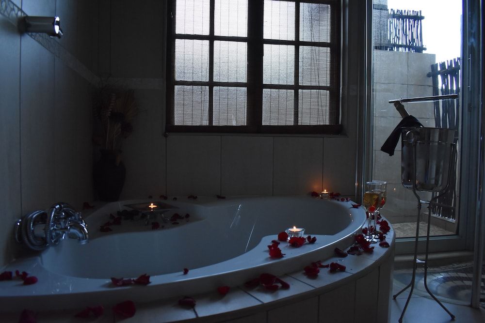 Waterfalls Boutique Hotel Honeymoon & Executive Room 14