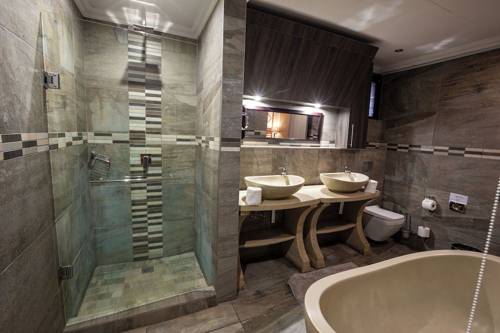 Waterfalls Boutique Hotel Family Apartment 3