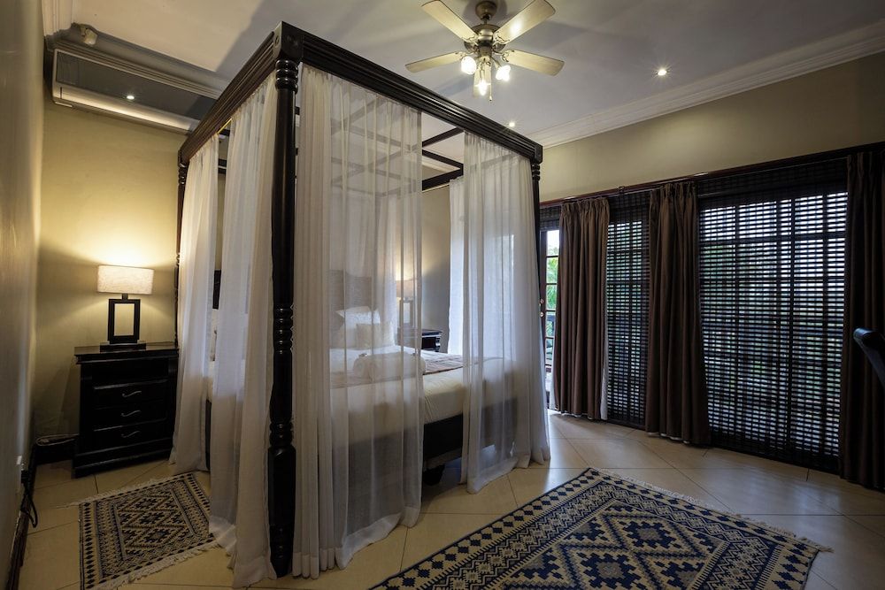 Waterfalls Boutique Hotel Honeymoon & Executive Room 15
