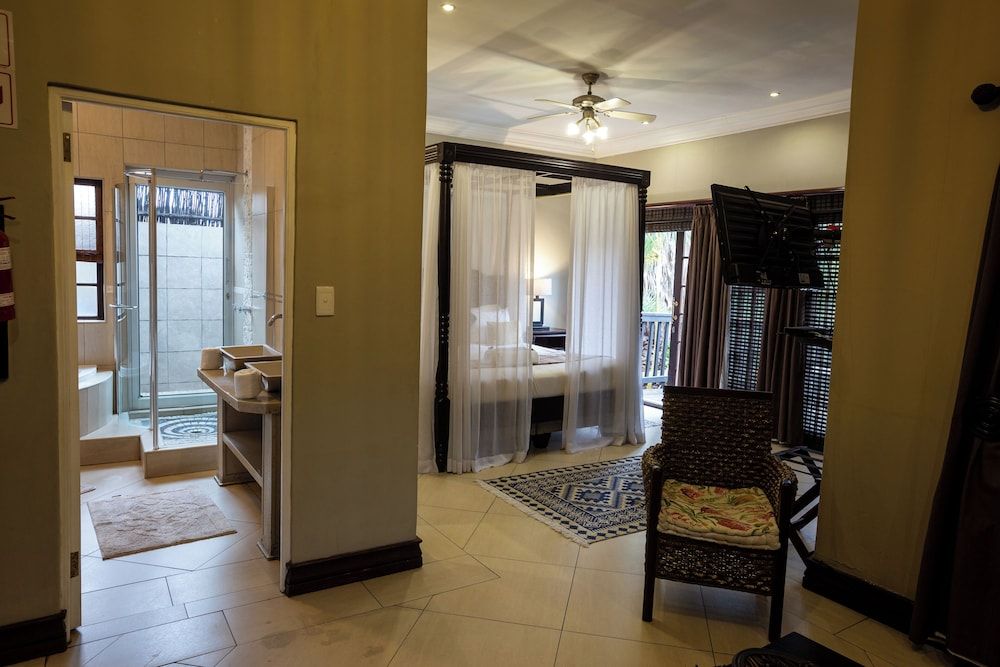 Waterfalls Boutique Hotel Honeymoon & Executive Room 17