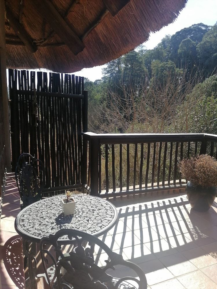 Hawklee Country House Standard Cabin, 1 King Bed, Balcony, River View (Guinea Fowl ) 5