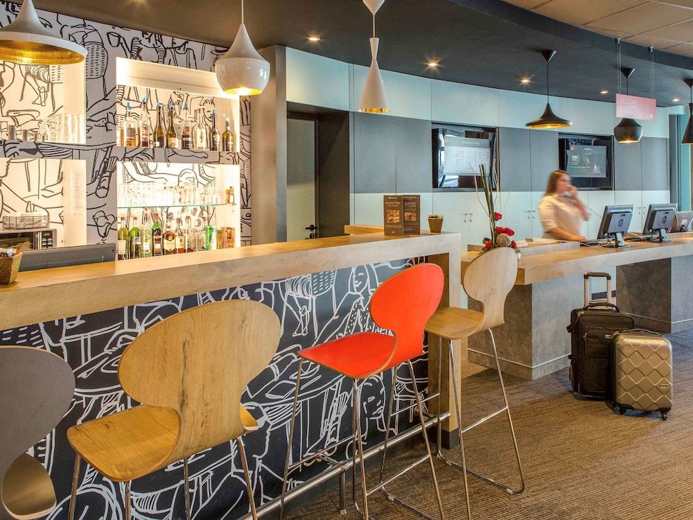 undefined ibis Marseille Timone 6