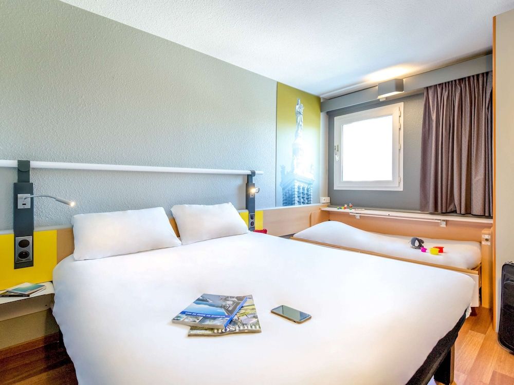 ibis Marseille Timone Standard Room, 1 Double Bed 8