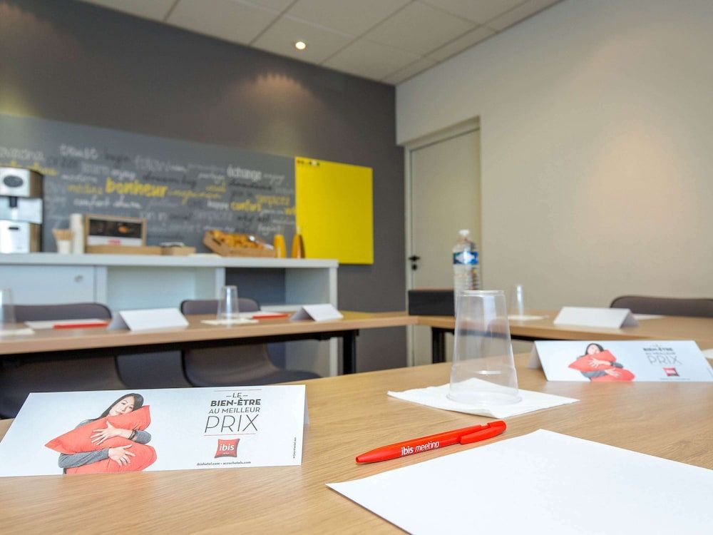 undefined ibis Marseille Timone 10