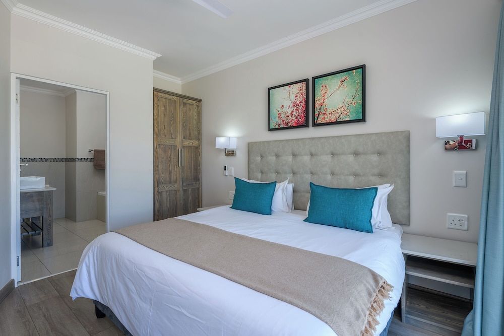 Cayley Mountain Resort Three Bedroom Luxury Chalet with Splash pool 6