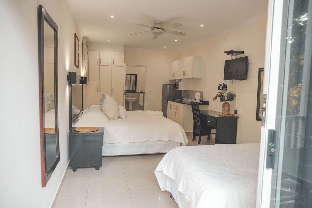 Beside Still Waters Boutique Hotel Family Suite 3