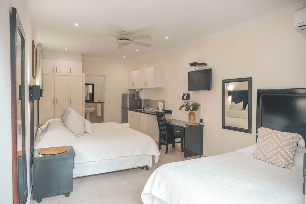 Beside Still Waters Boutique Hotel Family Suite 2