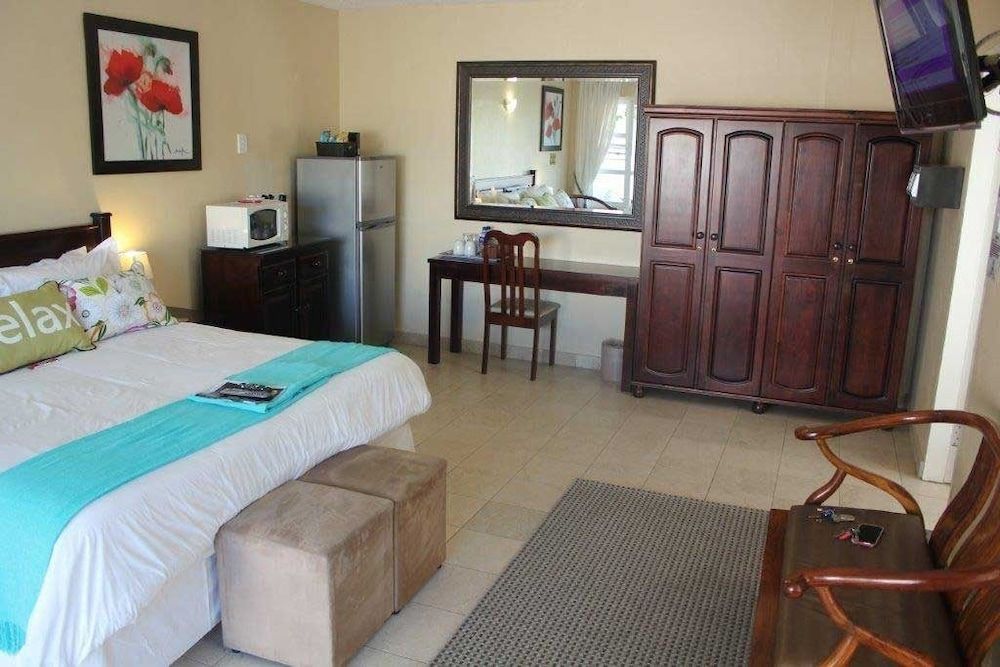 Chartwell Guest House Family Suite, 2 Bedrooms, Non Smoking, Garden View 2