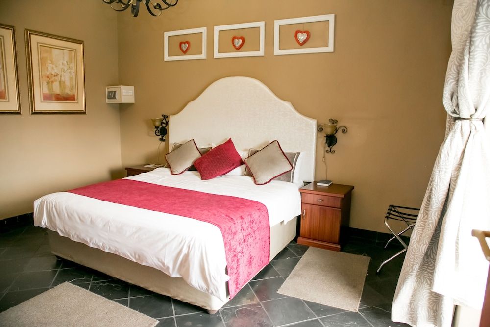 Goldfields Lodge and Conference Centre Honeymoon Suite 2
