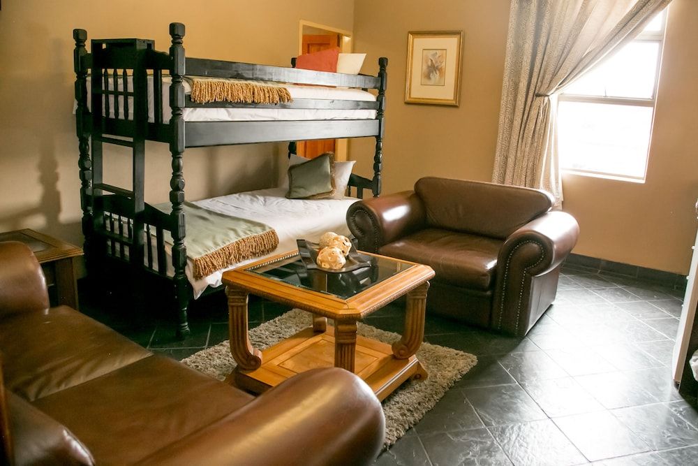 Goldfields Lodge and Conference Centre Family Room 6