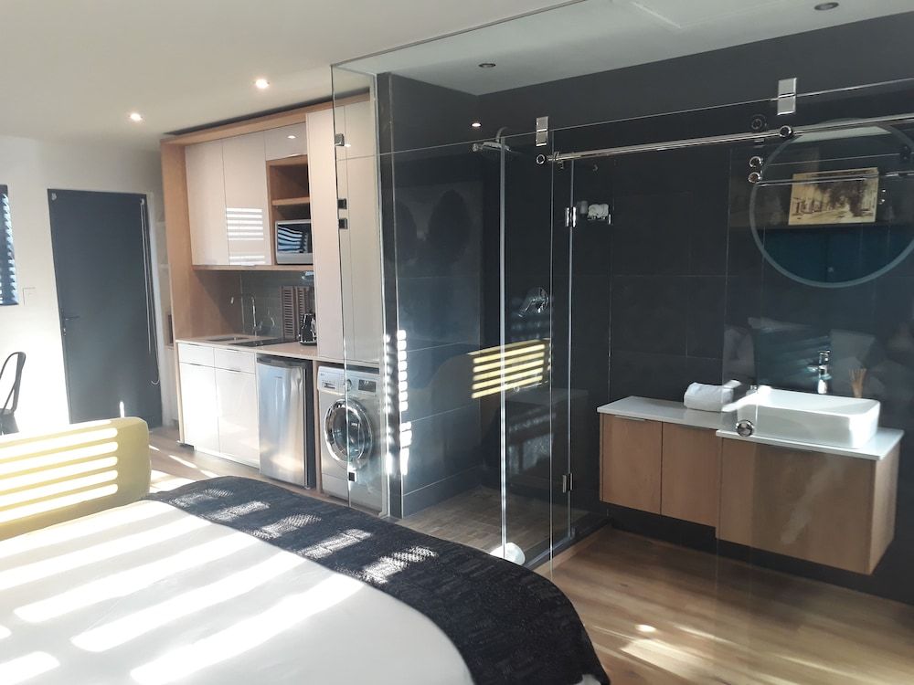 107 Dorpstraat Boutique Hotel Luxury Studio, 1 Queen Bed 3