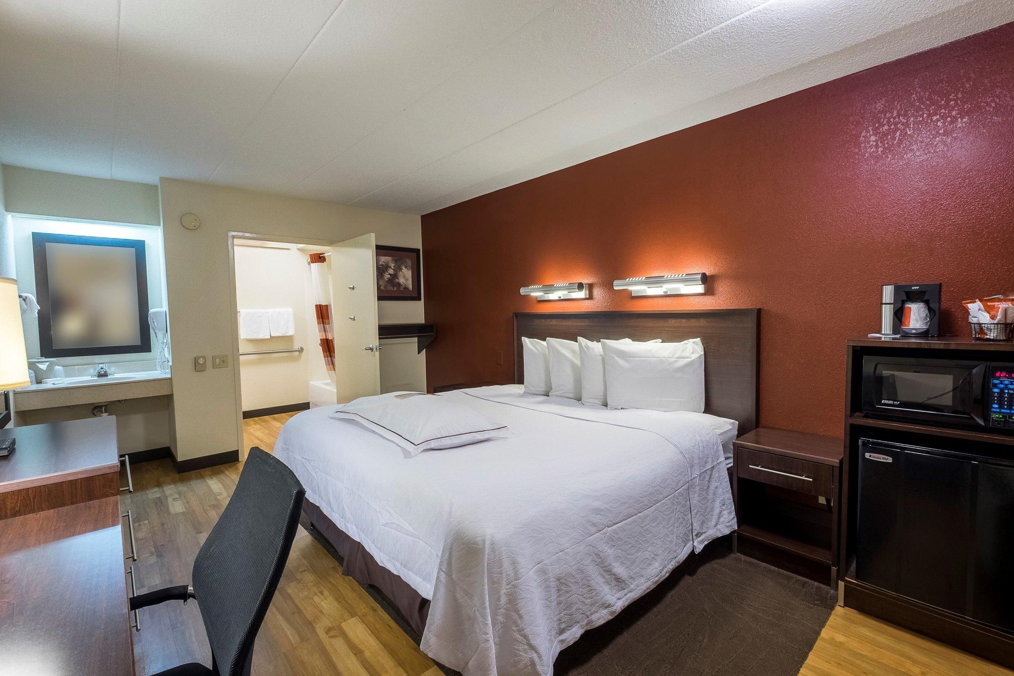 ADA Accessible Premium King Smoke Free (Upgraded Bedding & Snack)
