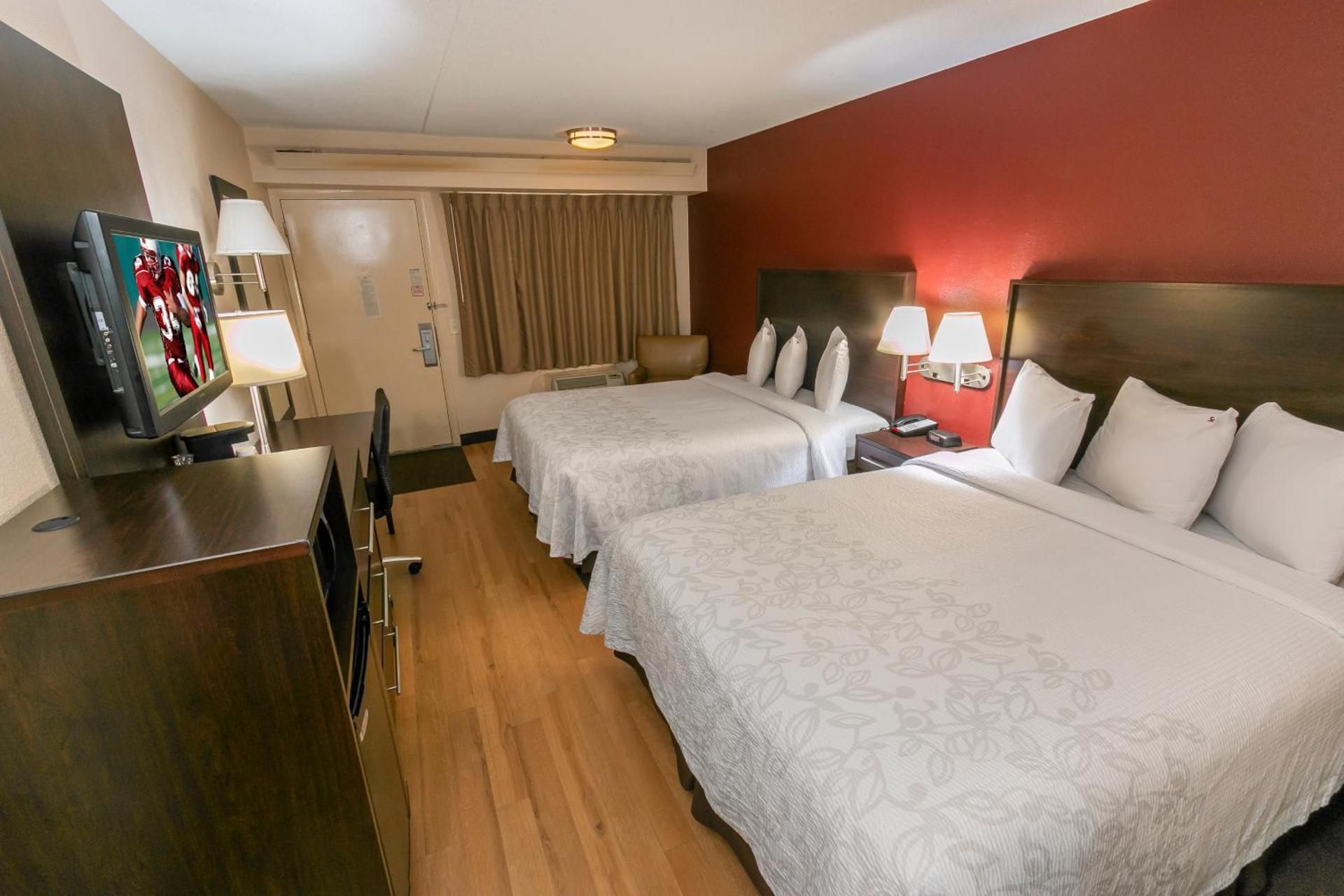 Deluxe 2 Full Beds Smoke Free