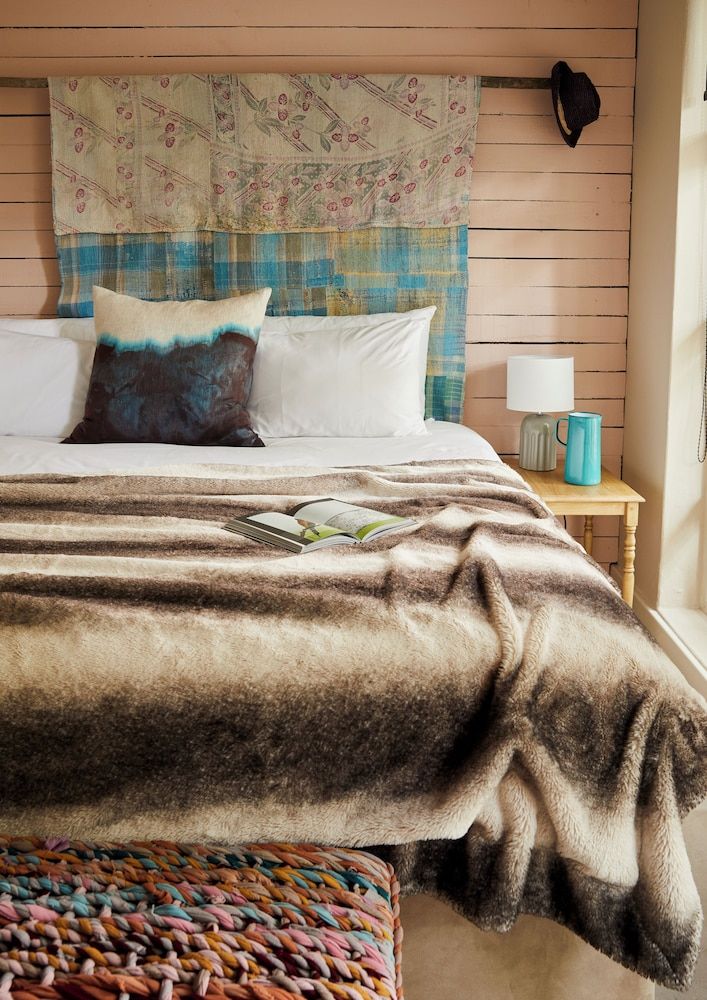 undefined THE BIG Luxury Backpackers 6