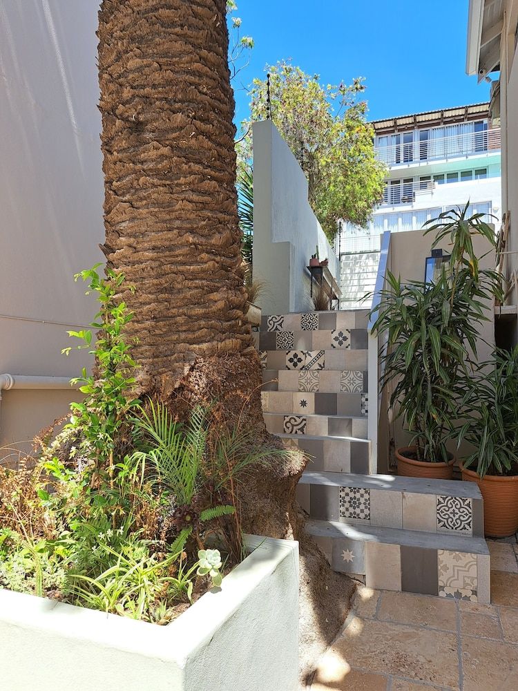 undefined THE BIG Luxury Backpackers 2