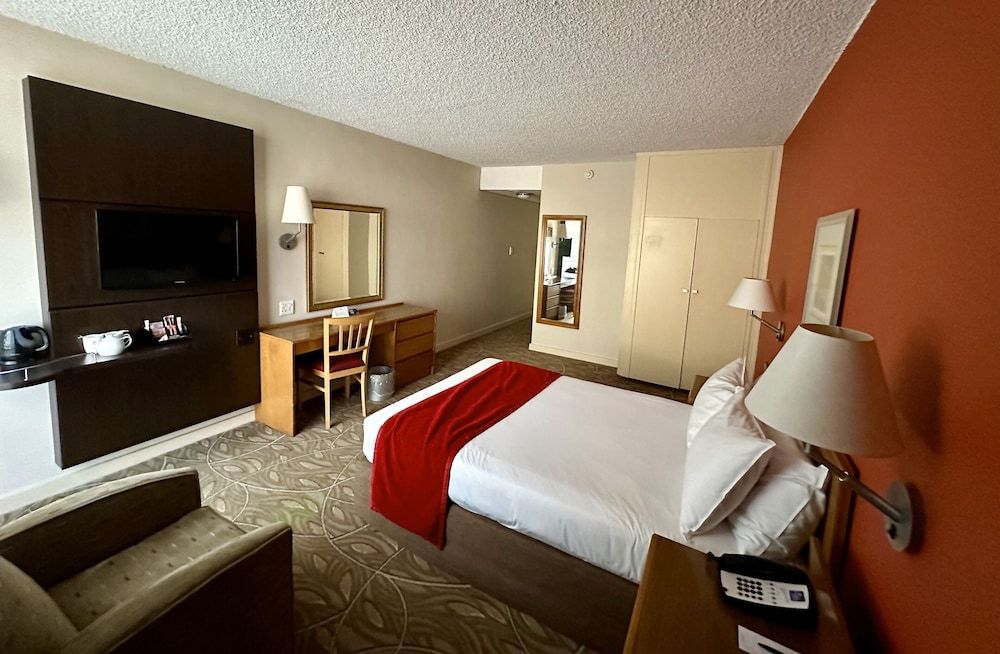Garden Court Nelson Mandela Boulevard Standard Room 4