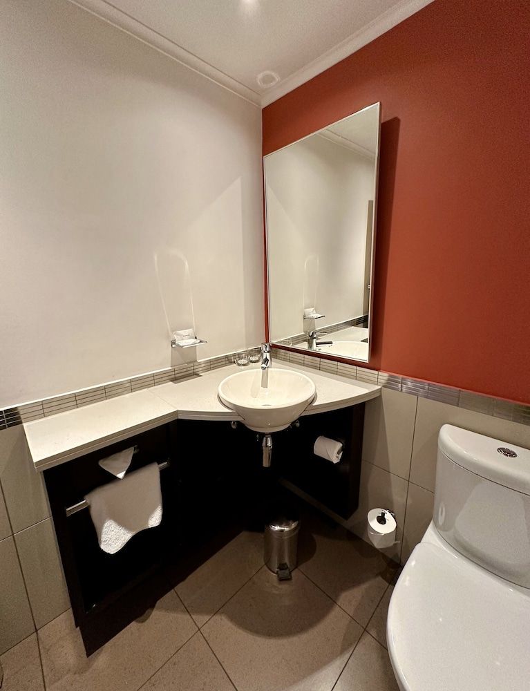 Garden Court Nelson Mandela Boulevard Standard Room 9