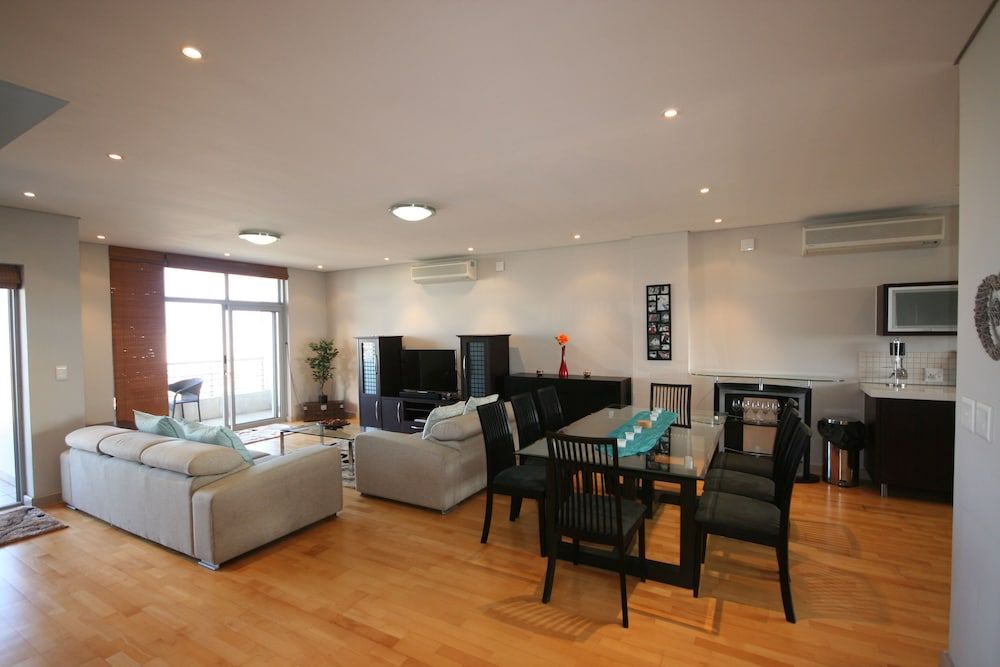 Knightsbridge 902E by CTHA