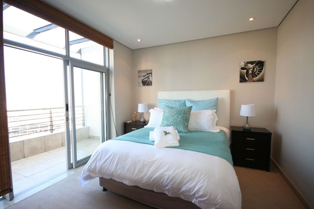 Knightsbridge 902E by CTHA