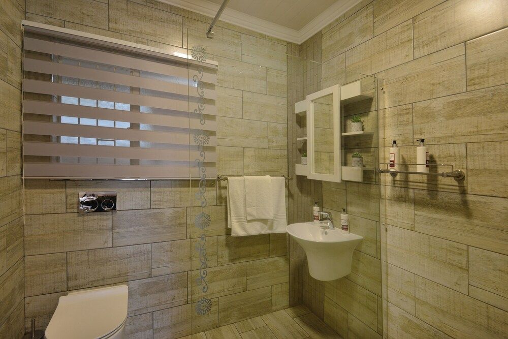 Sunrock Guesthouse Queen Room 8