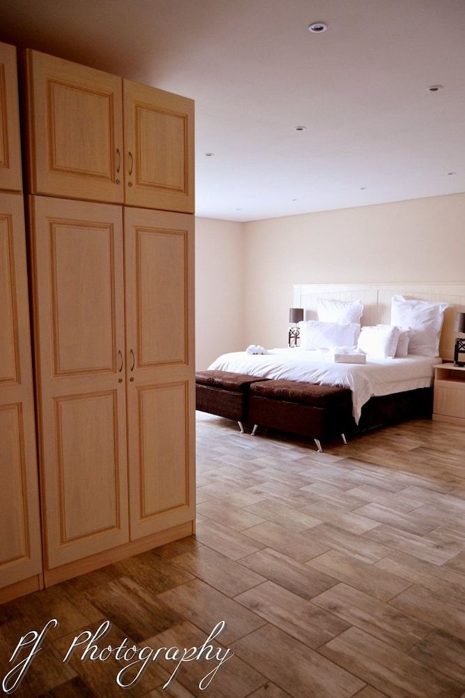 Midrand Conference Centre Oxford House Deluxe Room 3