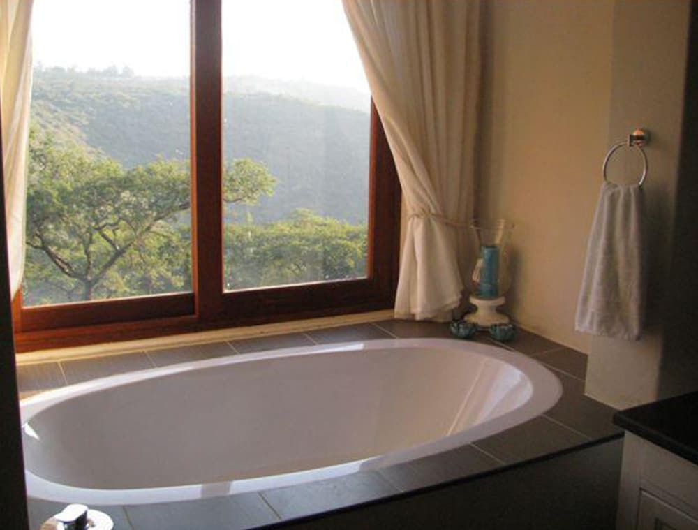 The Hilton Bush Lodge Luxury Suite 5