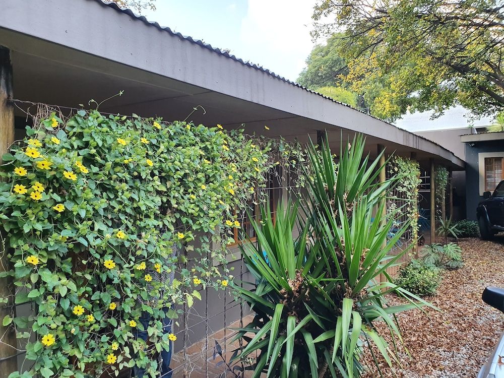 undefined 7th Street Guesthouse 9