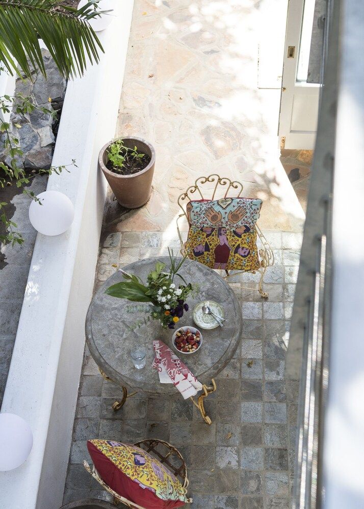 undefined 12 Hofmeyr 2