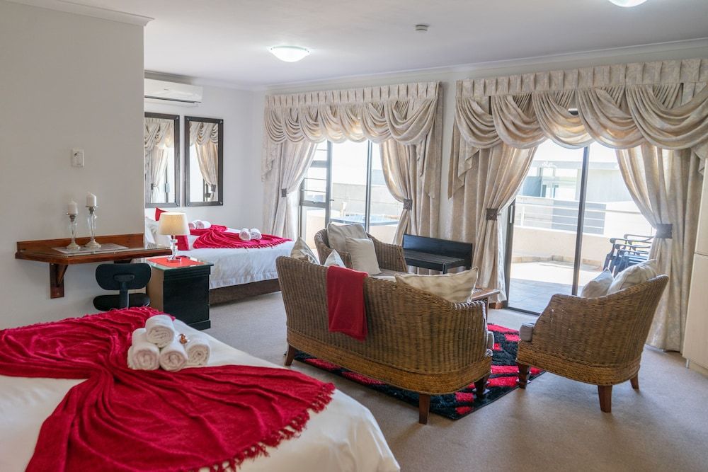 Bar T Nique Guest House Superior Family Room 2