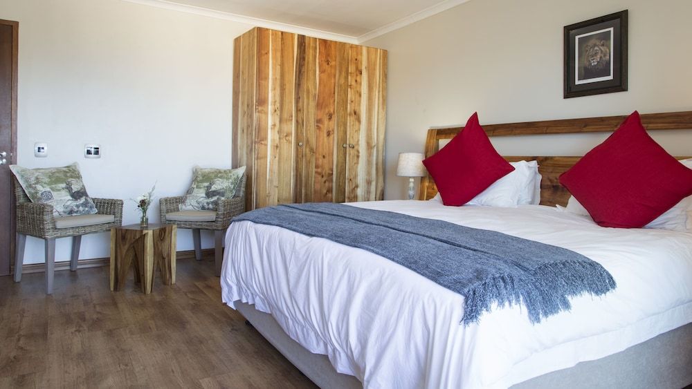 Double or Twin Room with Sea View