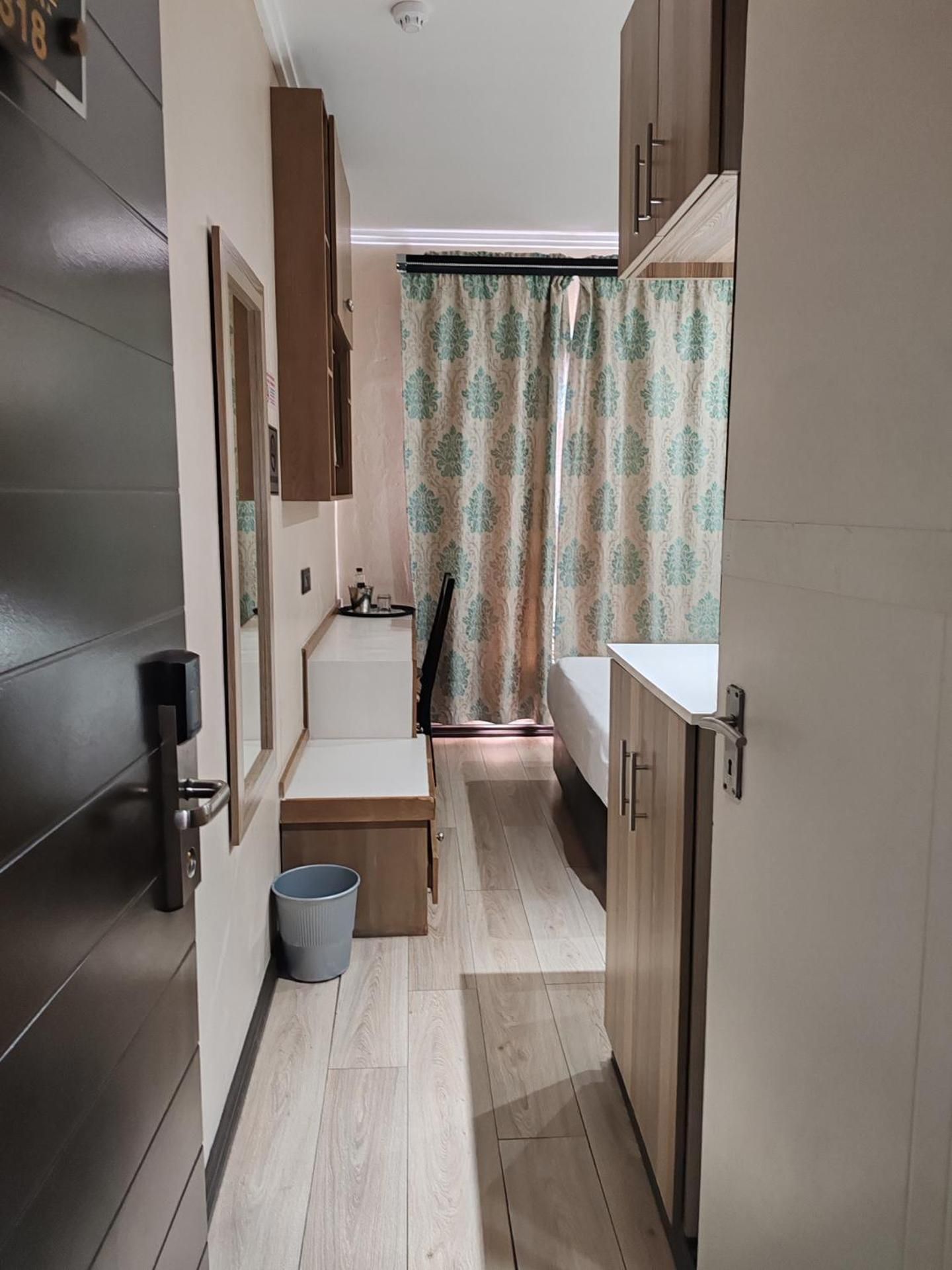 Regal Inn Gateway Umhlanga Standard Queen Room 2