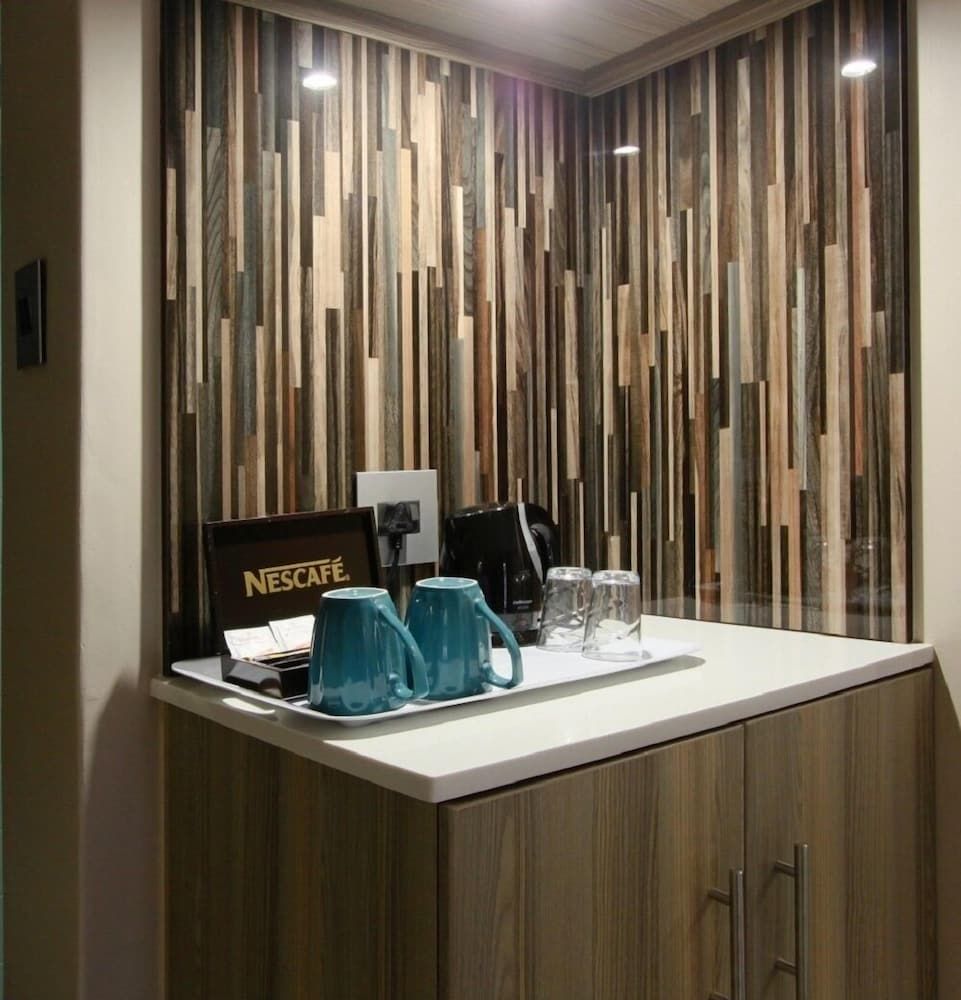 Regal Inn Gateway Umhlanga Deluxe Room 4