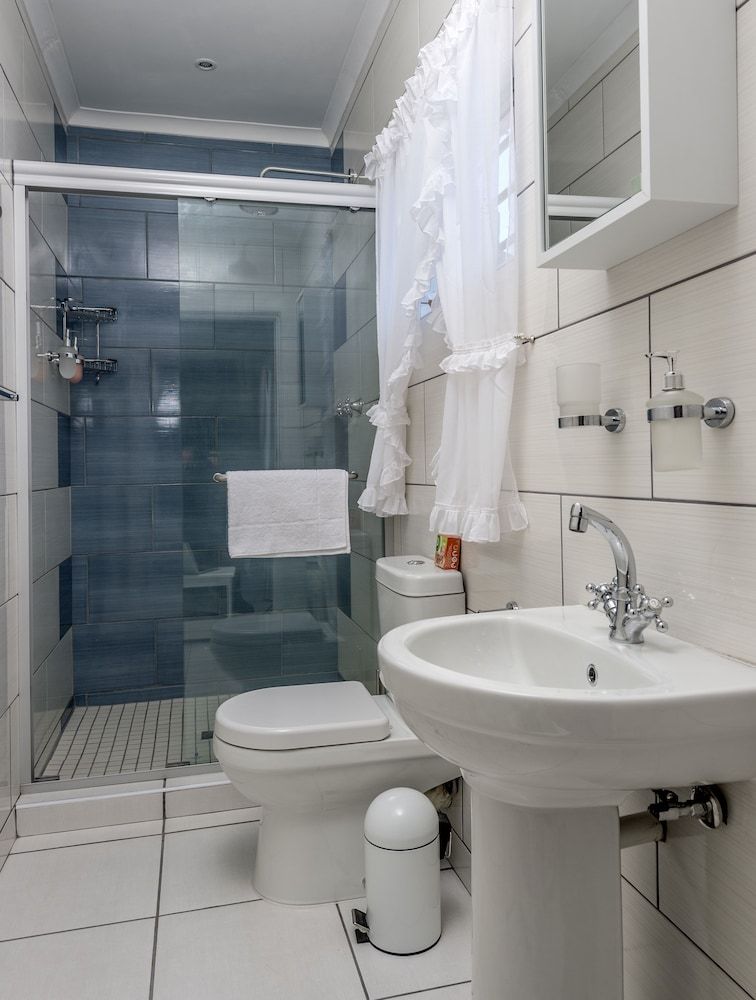 Dungbeetle River Lodge Deluxe Cottage (River Cottage ) 5